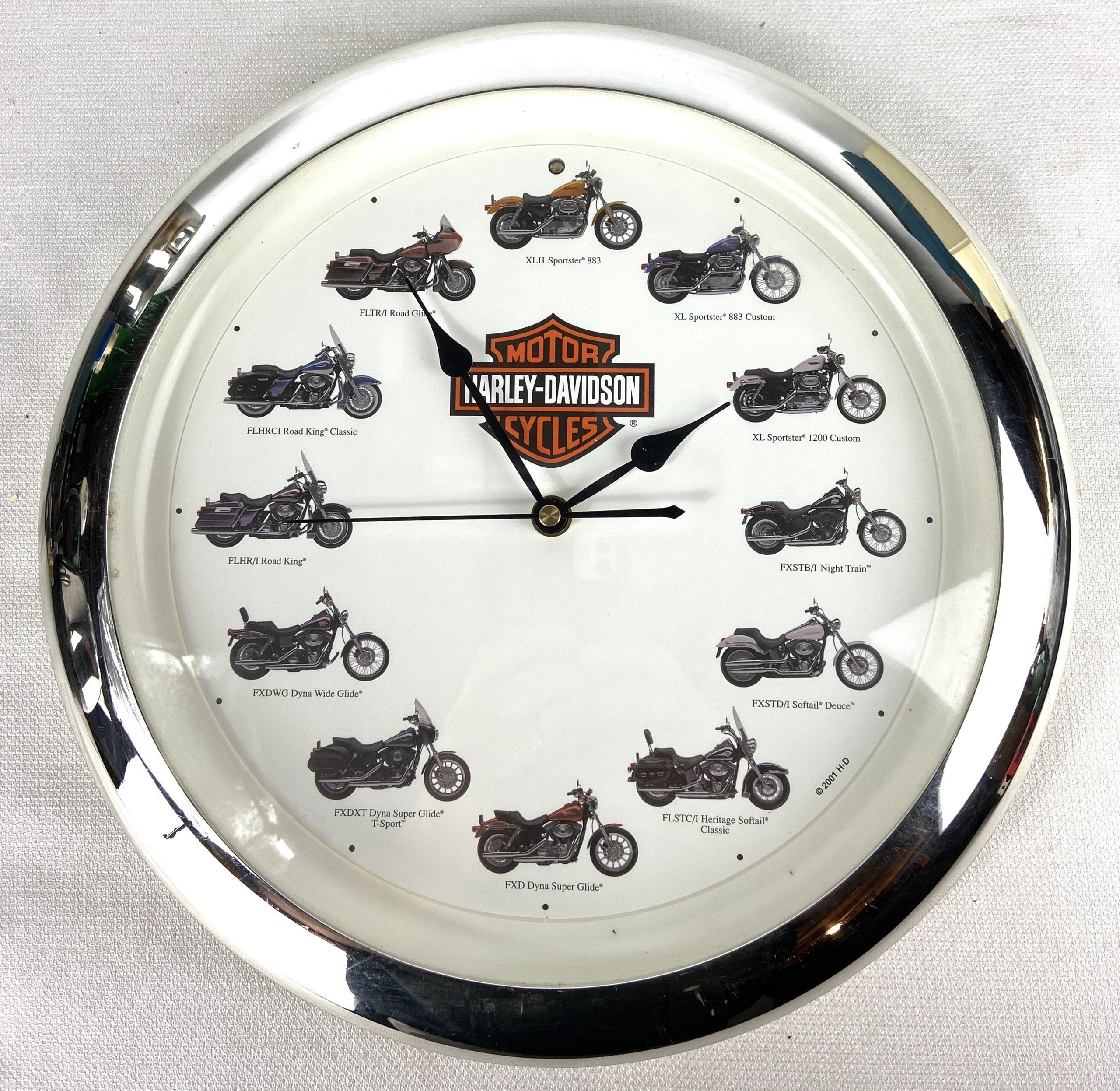 Harley davidson quartz wall clock hourly engine rev in