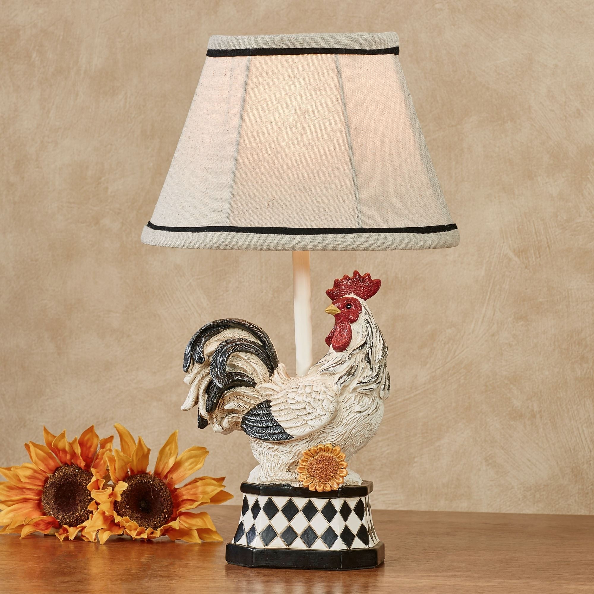 Resting rooster small accent lamp