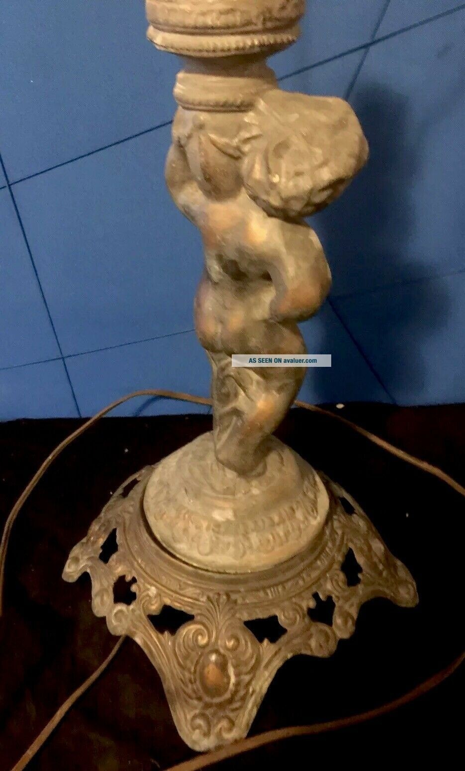 Vintage cast metal cherub angel table lamp light
