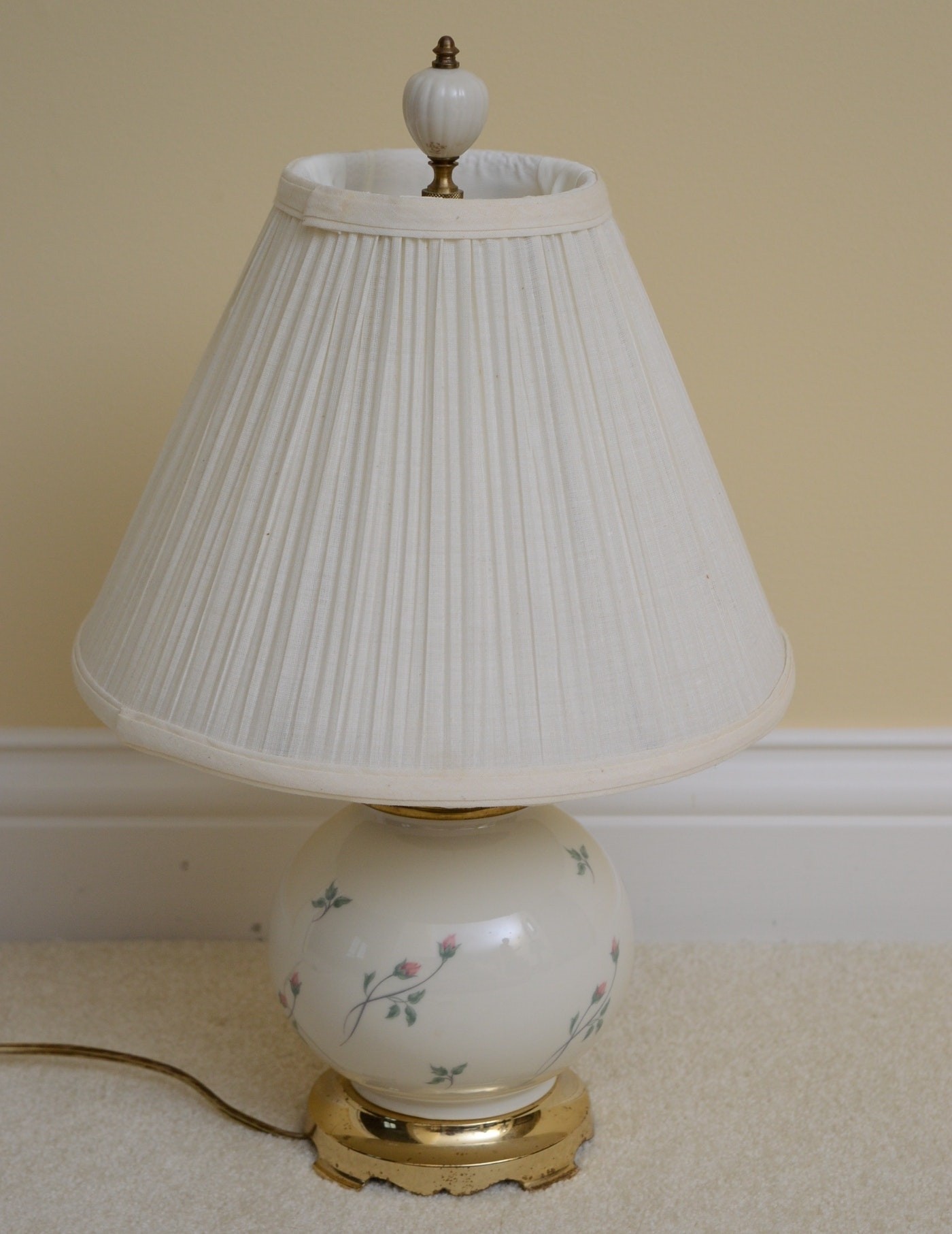 Wedgwood and lenox table lamps with vintage porcelain lamp