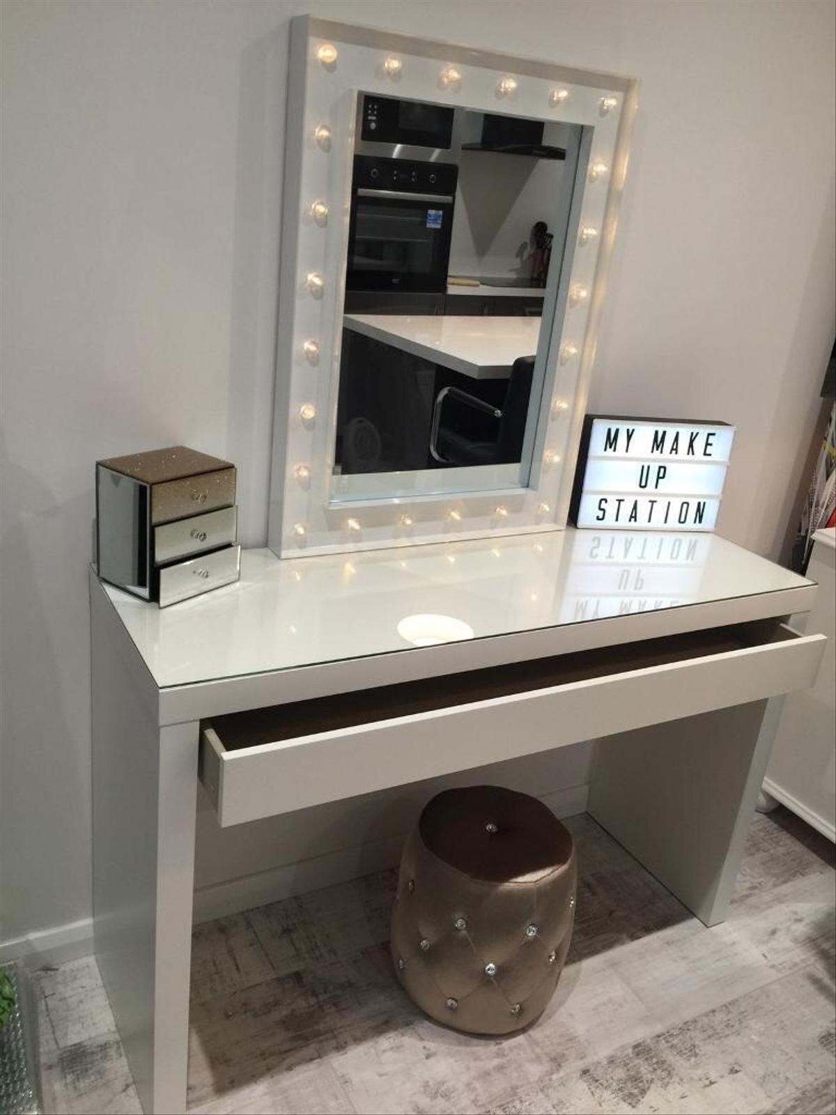 Dressing table with led lights mirror