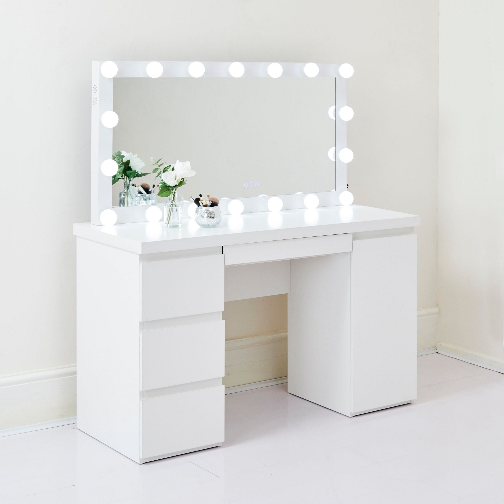 Led hollywood mirror with dressing table bulb lights