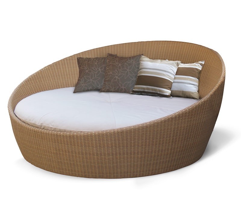 Oyster wicker rattan daybed 1