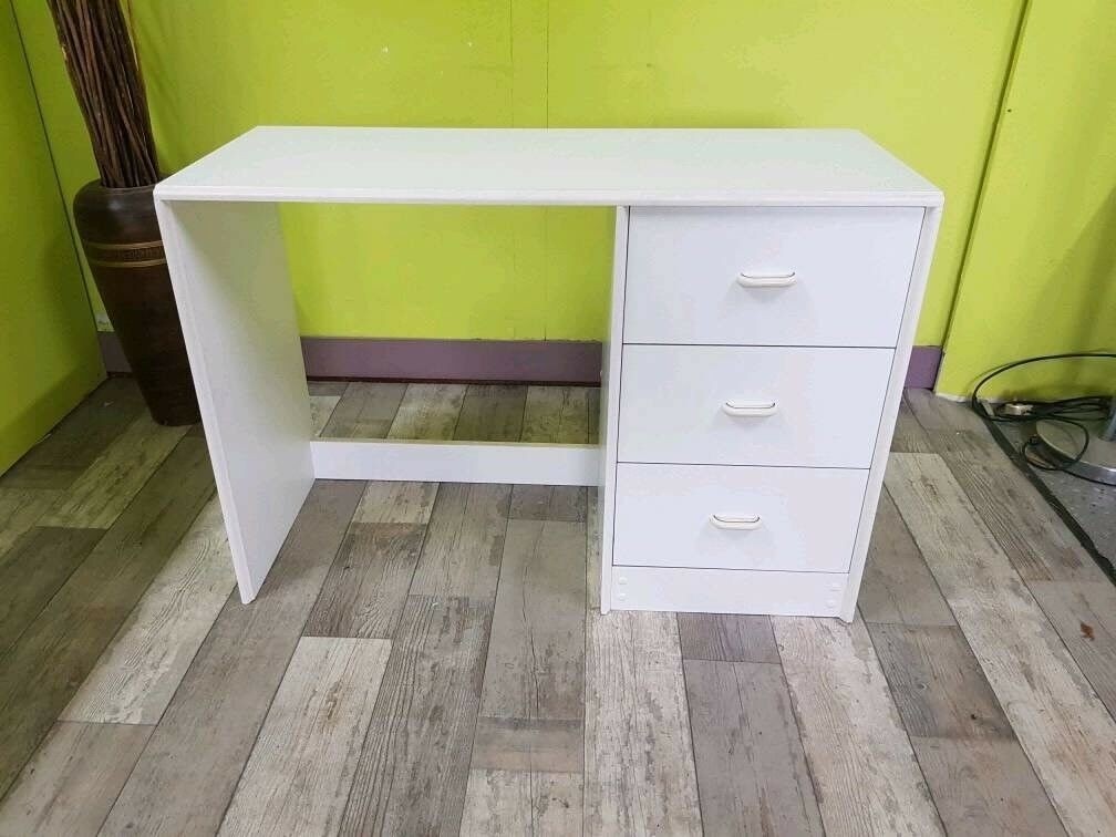 Small white desk with 3 drawers in binfield berkshire
