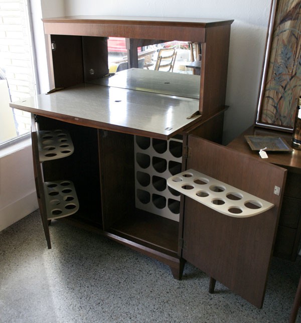 Mid century modern bar cabinet ideas homesfeed 11