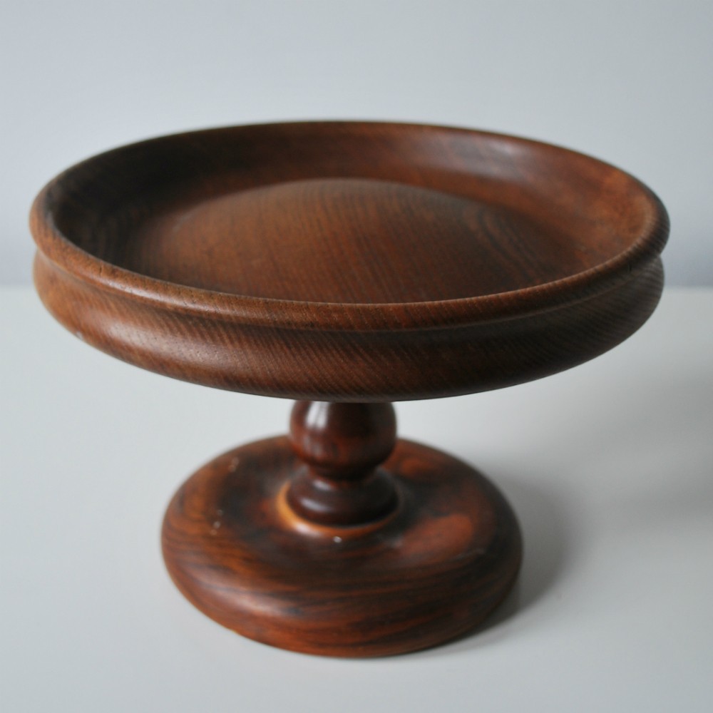 Small wooden cake stand little bear cakery