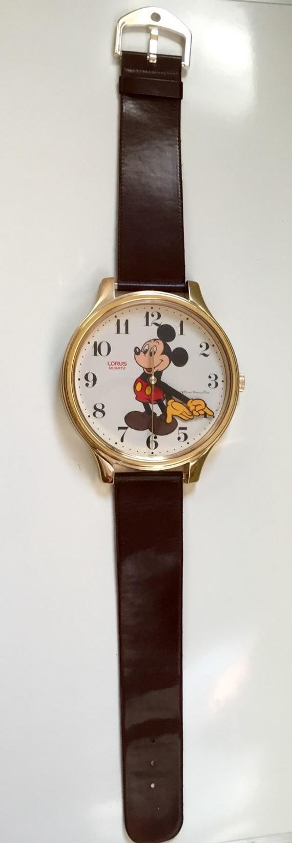 Vintage mickey mouse lorus quartz large wristwatch wall clock