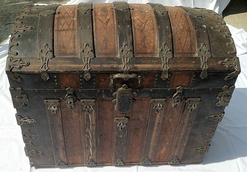 336 restored vintage antique trunks dome top trunk top quality