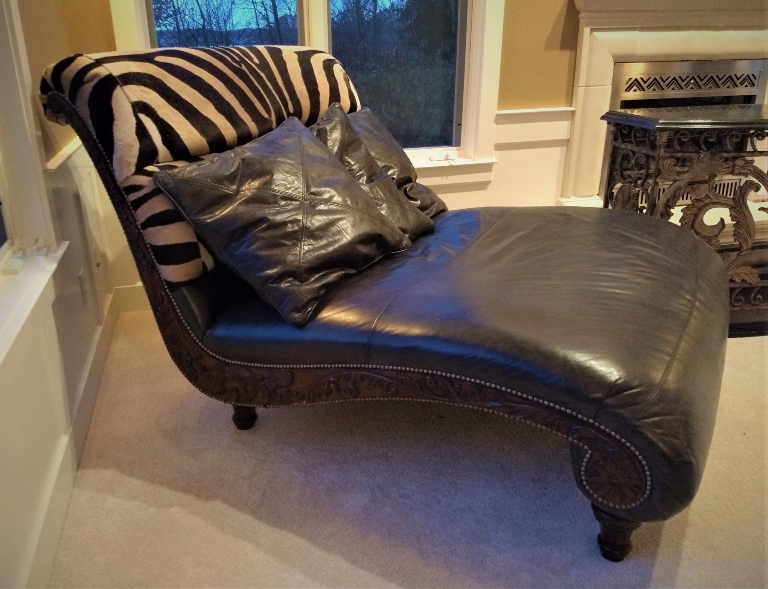 Double chaise lounge leather with zebra print upholstery 1
