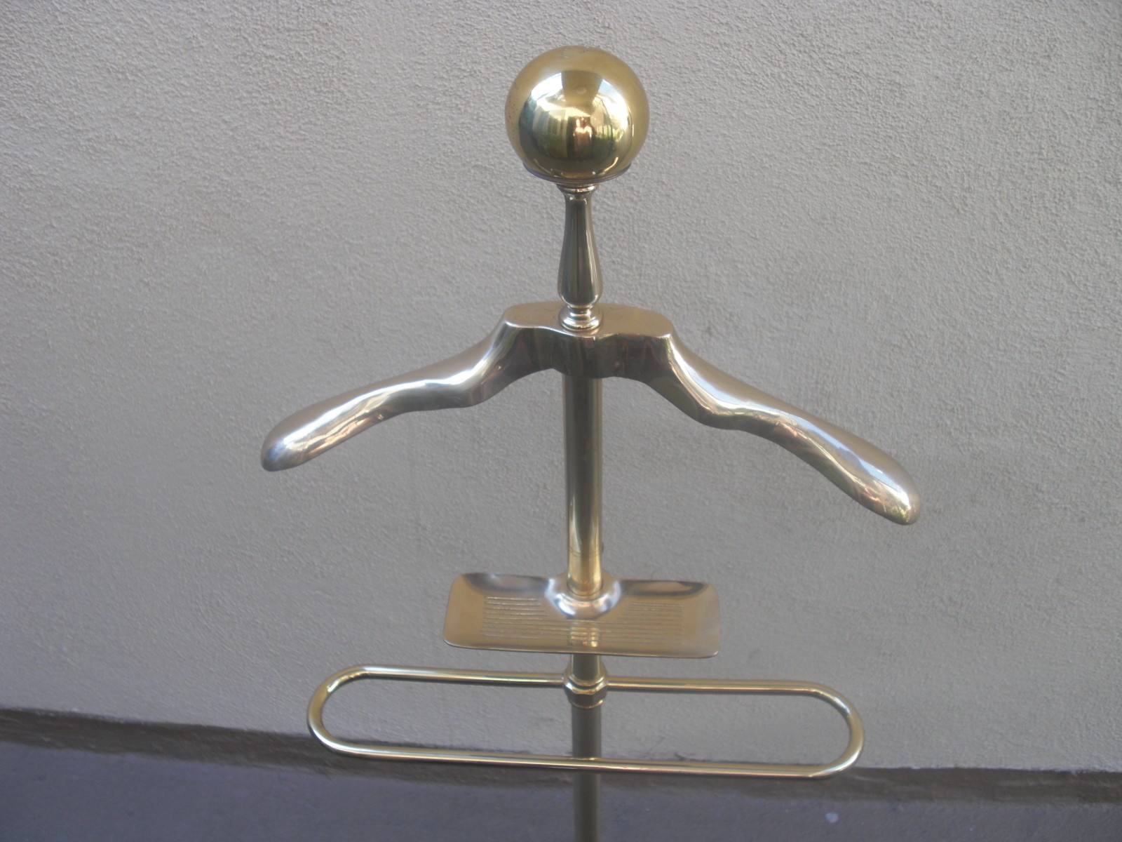 Vintage brass valet stand omero home 2