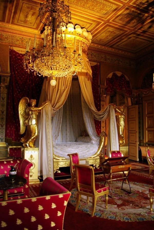 Baroque bedroom furniture such as the nobles sleep