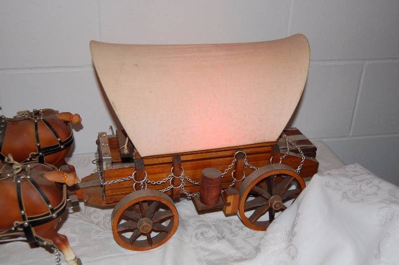 Covered wagon lamp and horses vintage and collectlbles