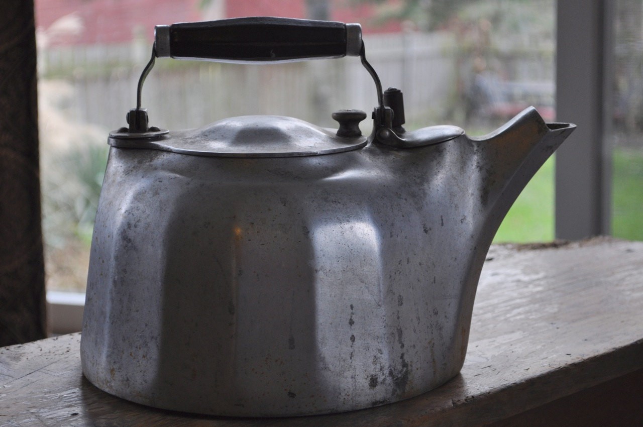 Griswold colonial style cast aluminum tea kettle 6 qt a