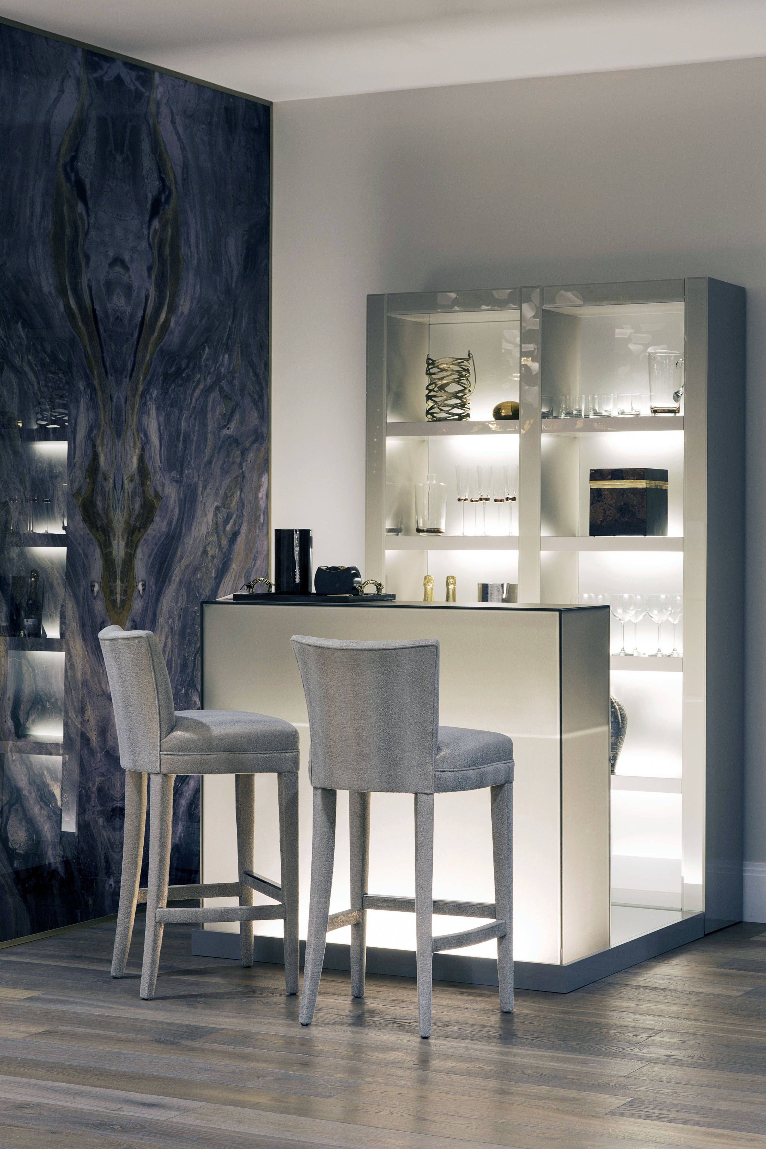 Kitchen area in residing space with club counter