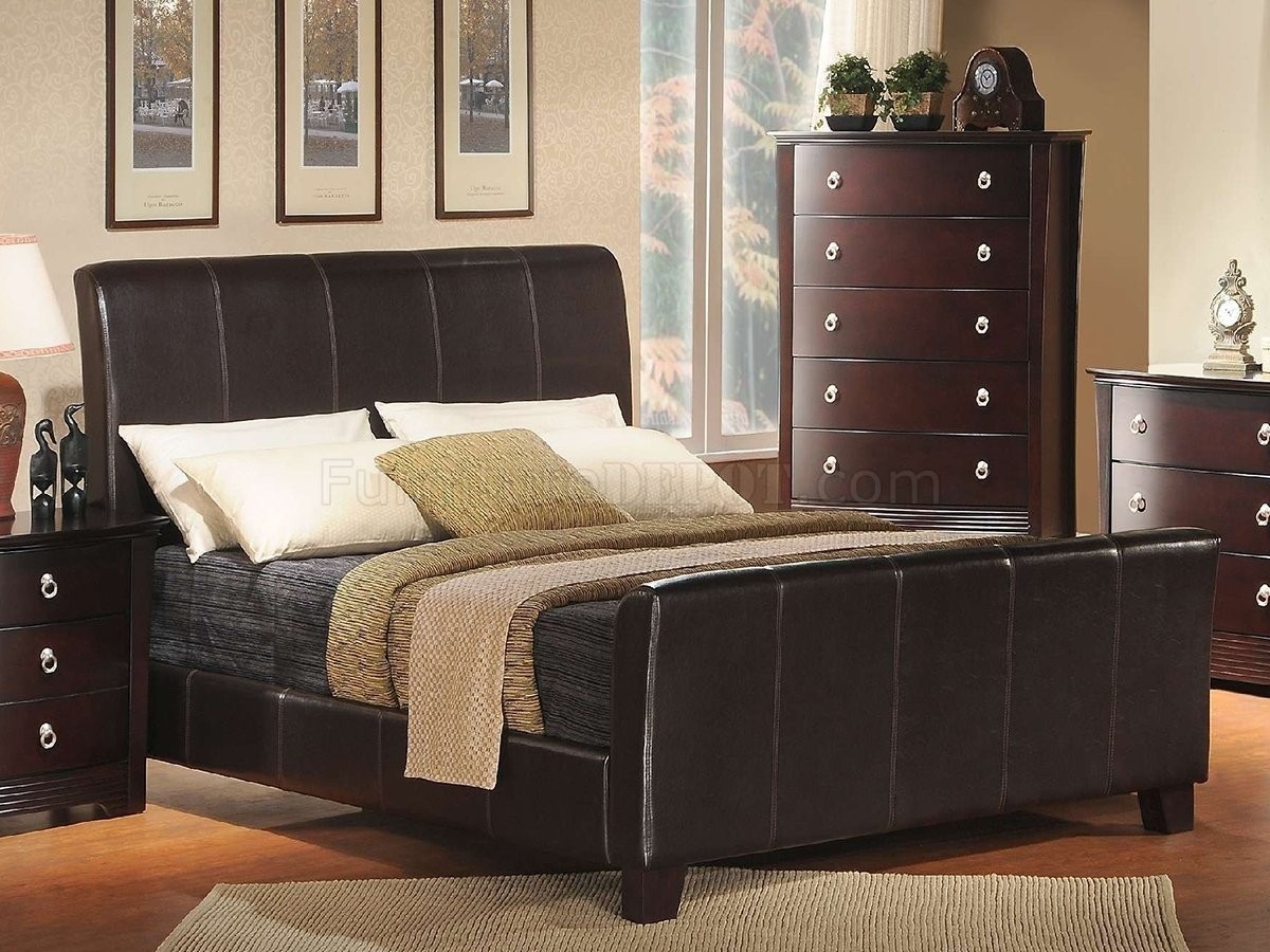 Merlot finish contemporary sleigh bed w optional case pieces
