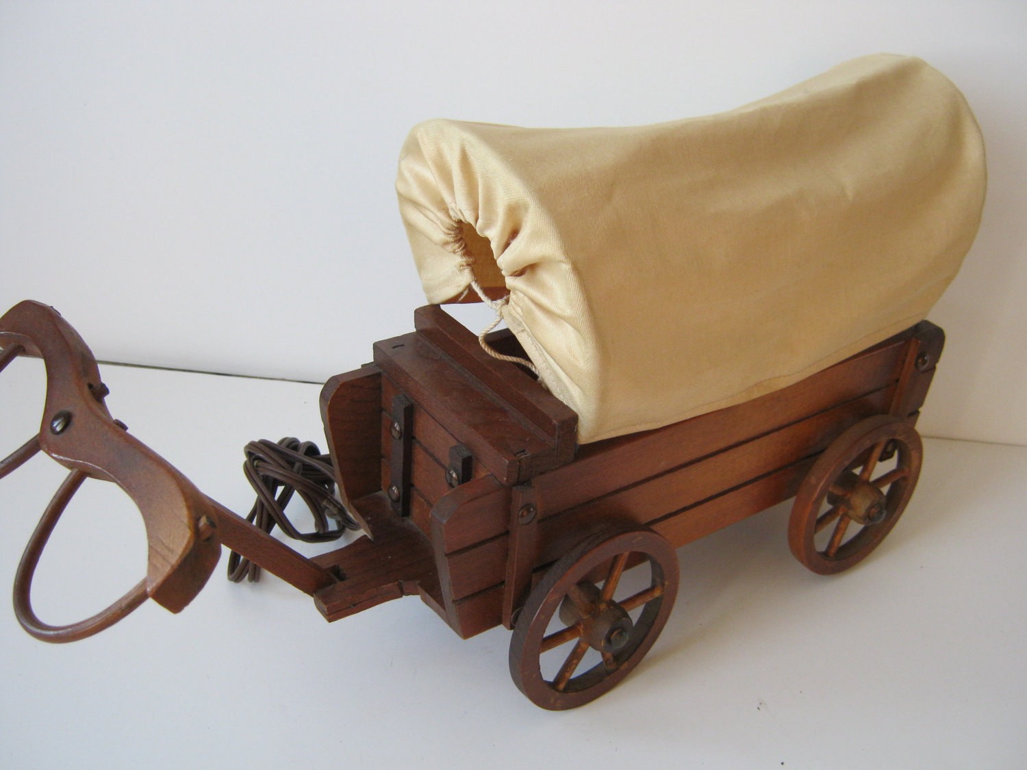 Vintage covered wagon replica wood table lamp by