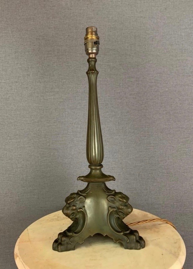 Vintage table lamp with three lions base 91008