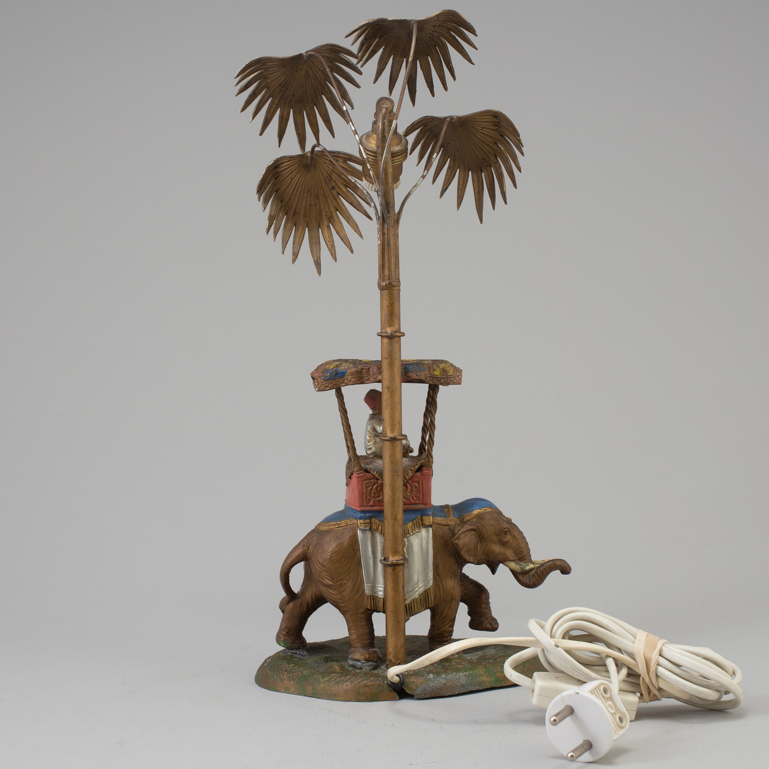 An early 20th century colonial style table lamp bukowskis 1