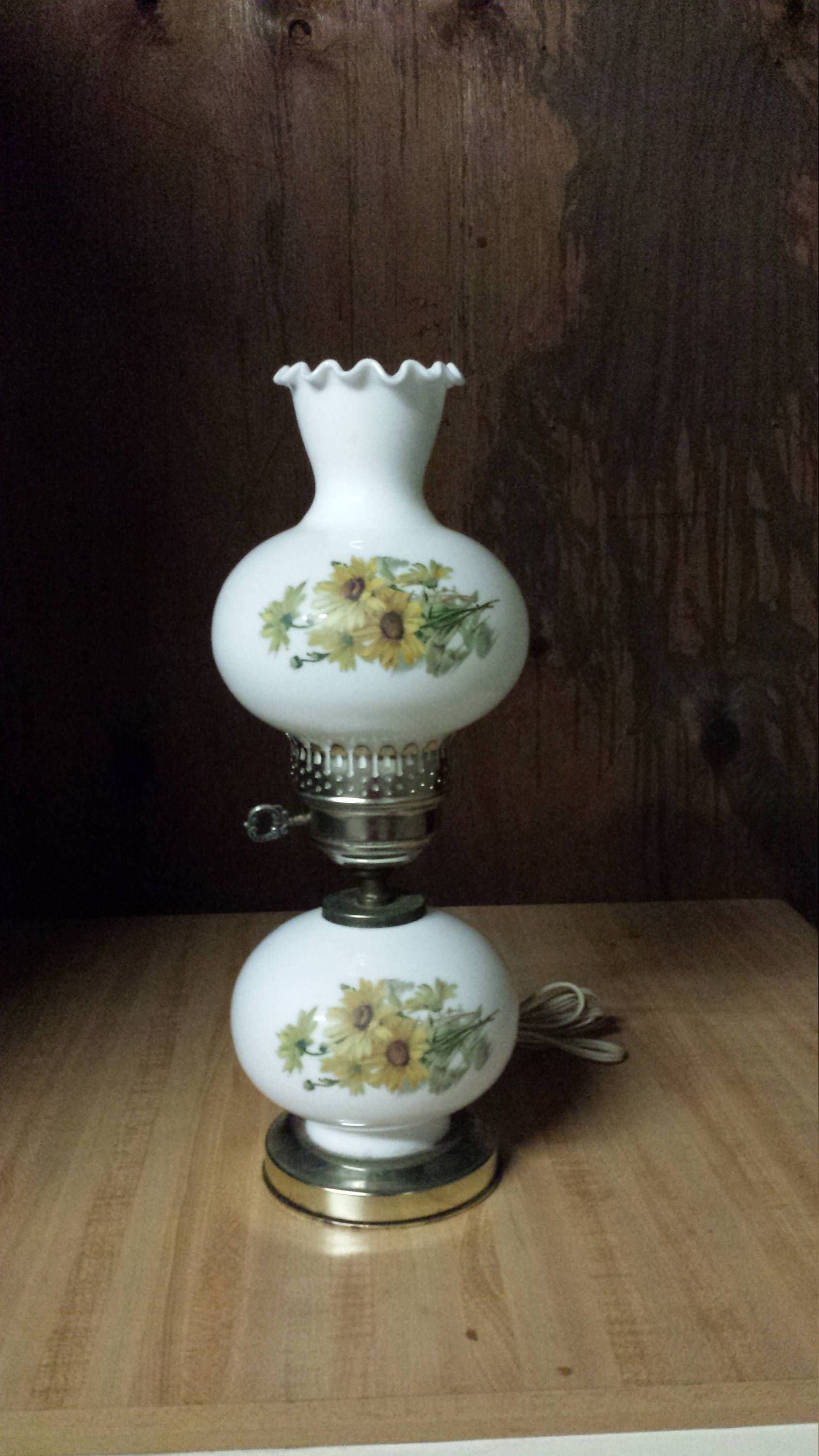 Colonial style lamp vintage sunflower lamp white glass
