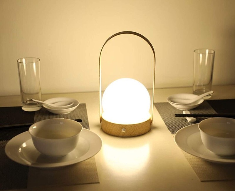 Artistic and Fun Battery powered Lamp With Rounded Glow