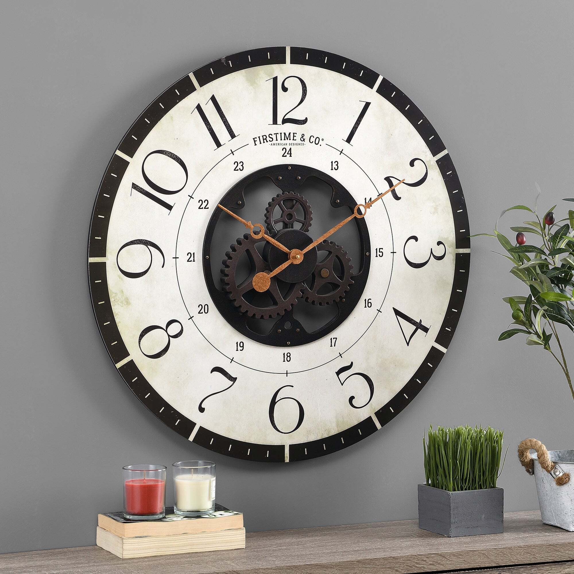 Huge clock that reminds us of a classic watch
