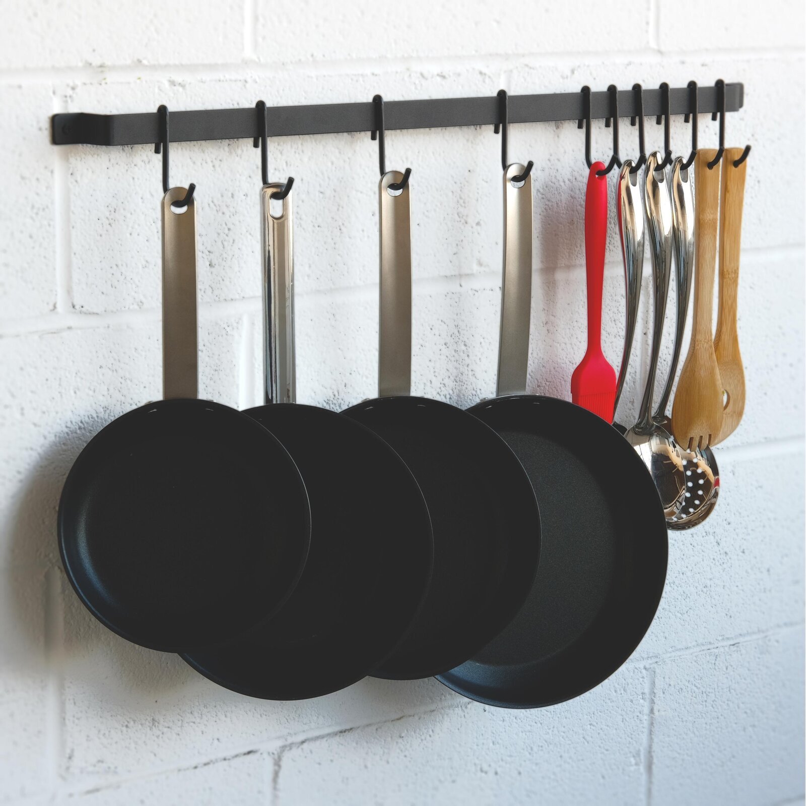 Pot Rack Hanging Wall Mounted Knife Pot Lid Holders Black Sliding Hooks  Kitchen Storage Shelf for Towel Spoon Pan Cookware Set (50CM 8 Hooks)