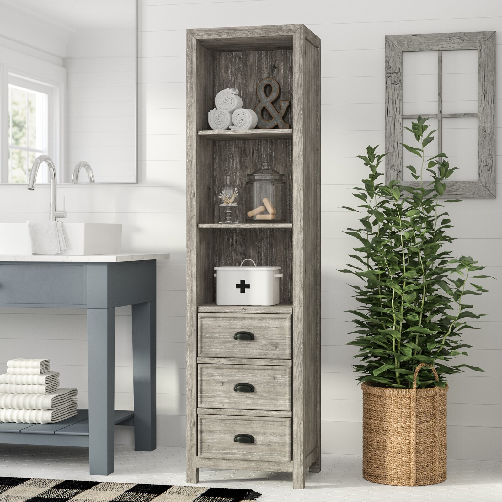 Open shelving and closed drawers: a versatile bathroom cabinet