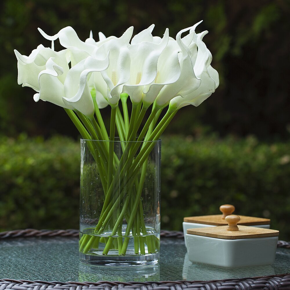 White flower centerpieces for dining table