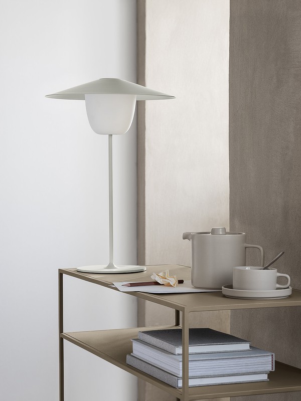White Minimalist Cordless Living Room Lamps