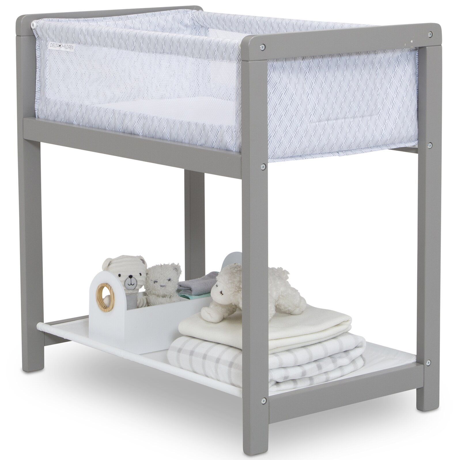 Wooden bassinet with mesh