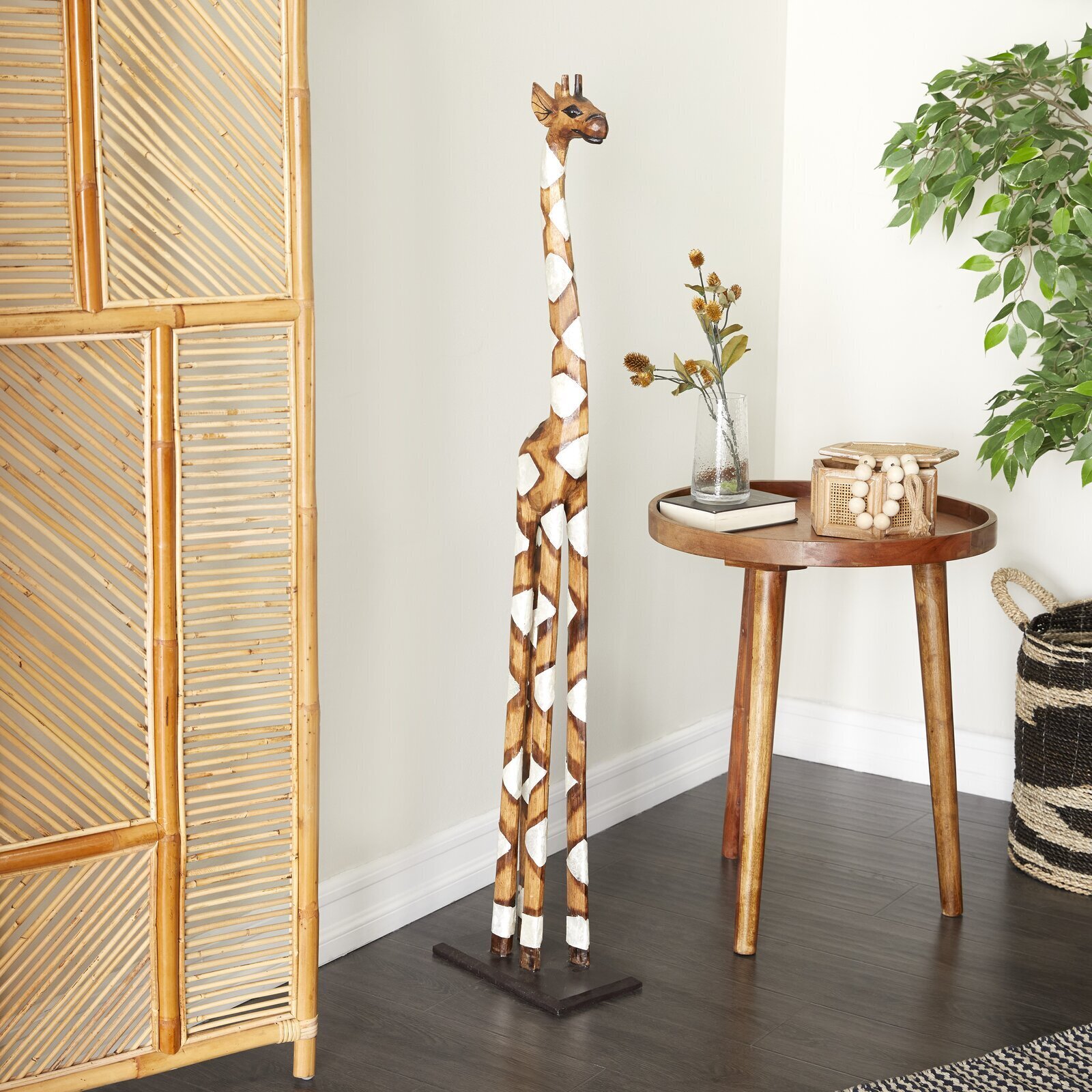 4ft Wooden Giraffe with Calico Color