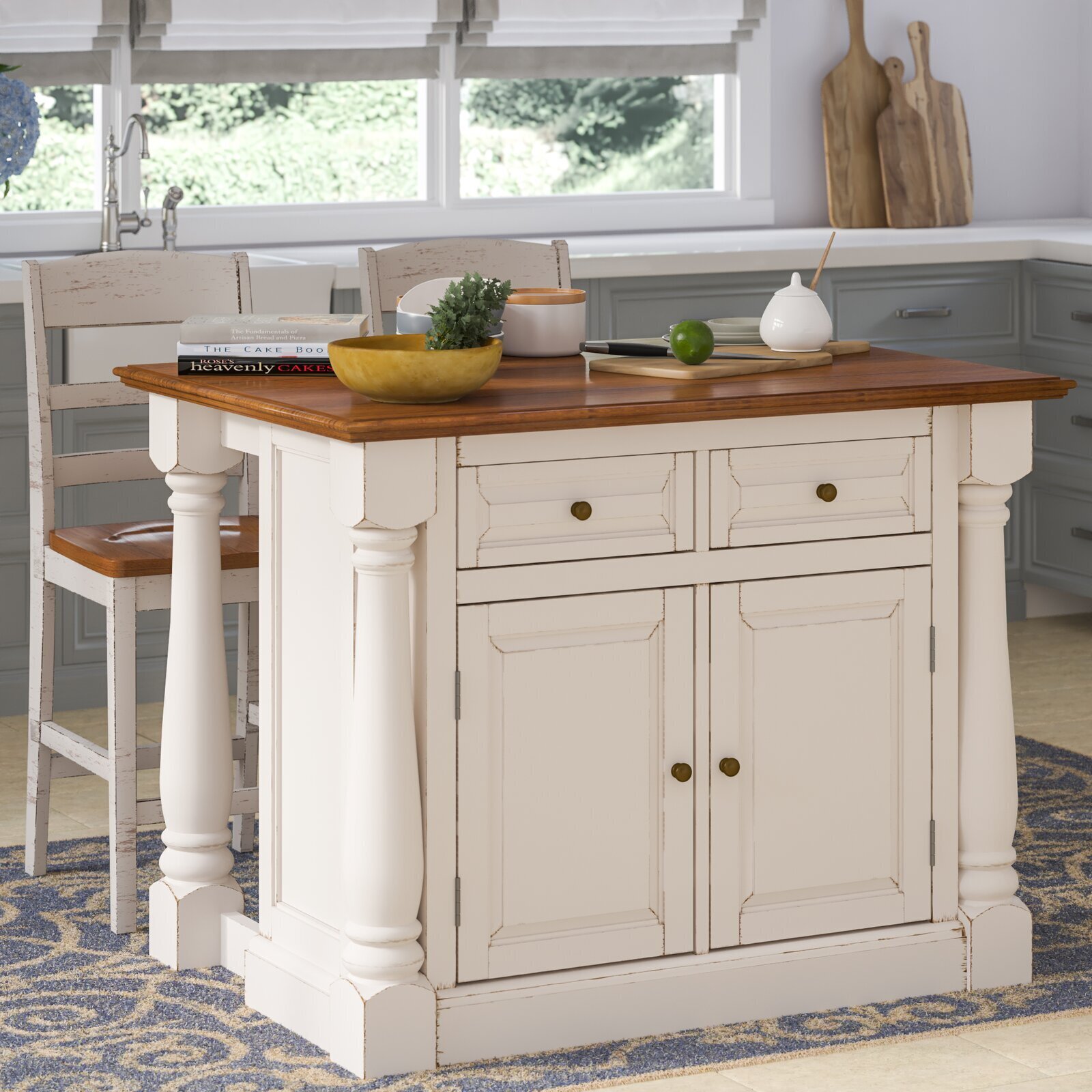 Cottage Style Kitchen Island with Chairs