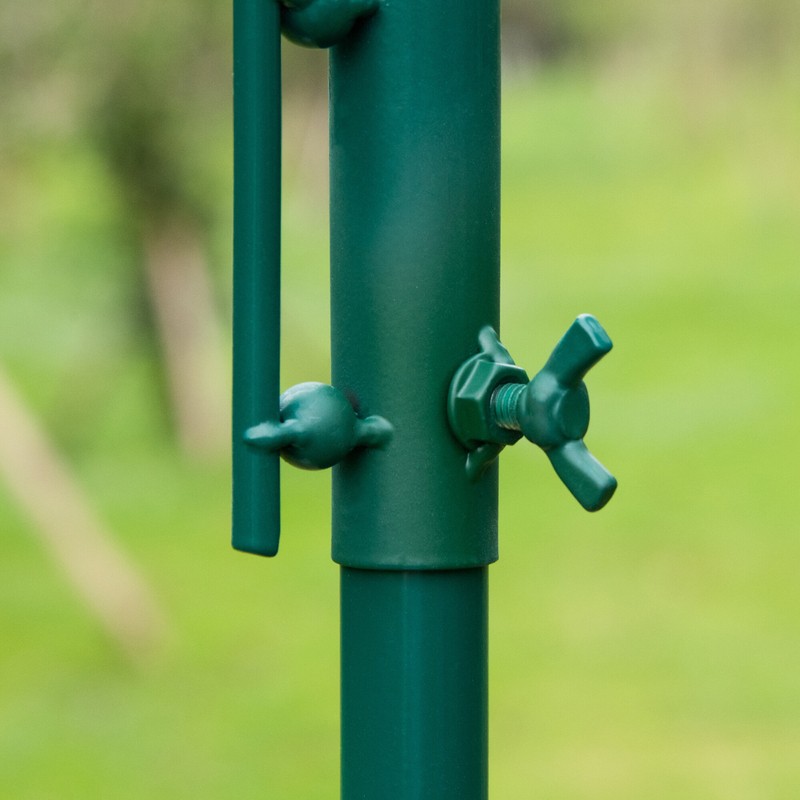 Datrice Feeding Station
