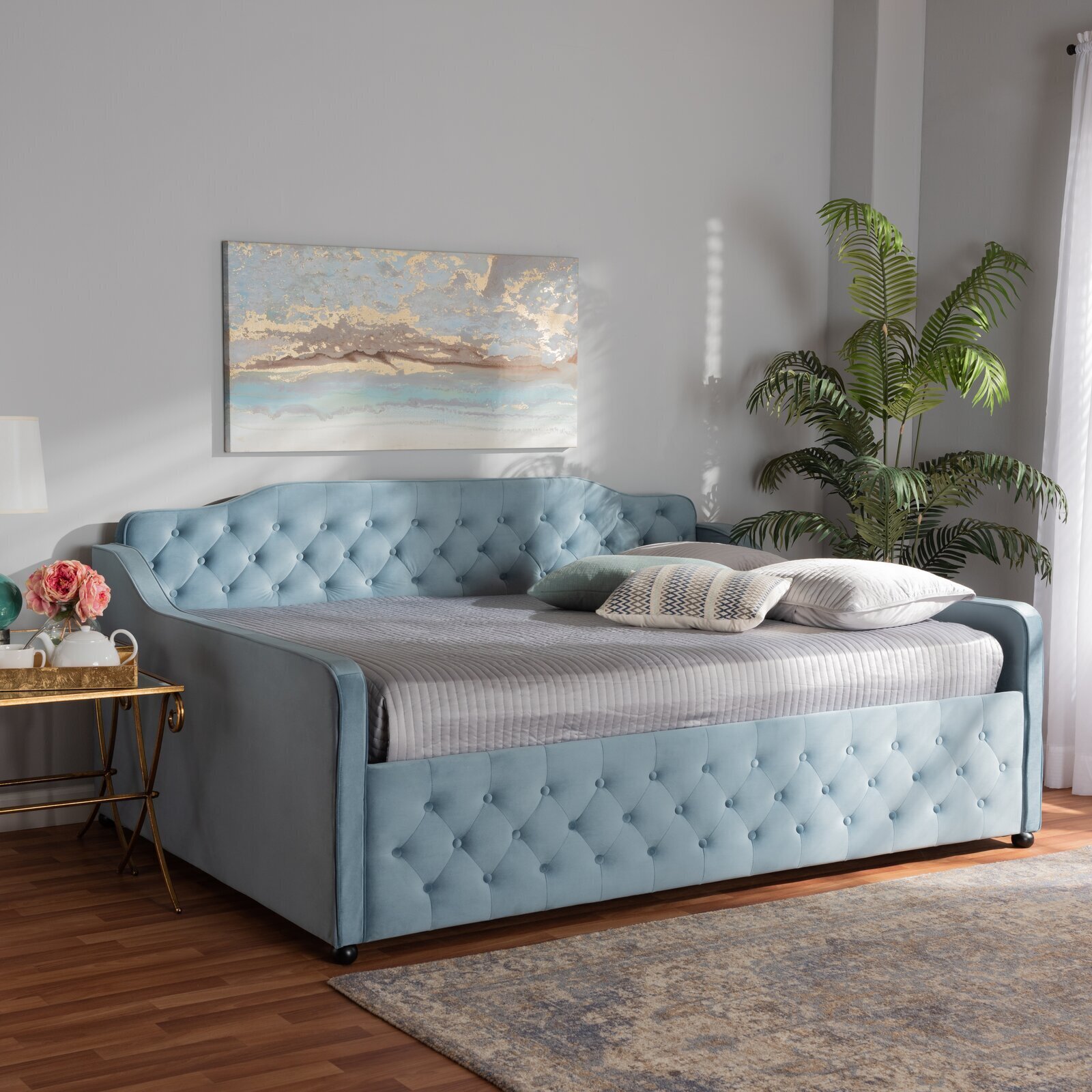 Elegant Day Bed Converts to Queen