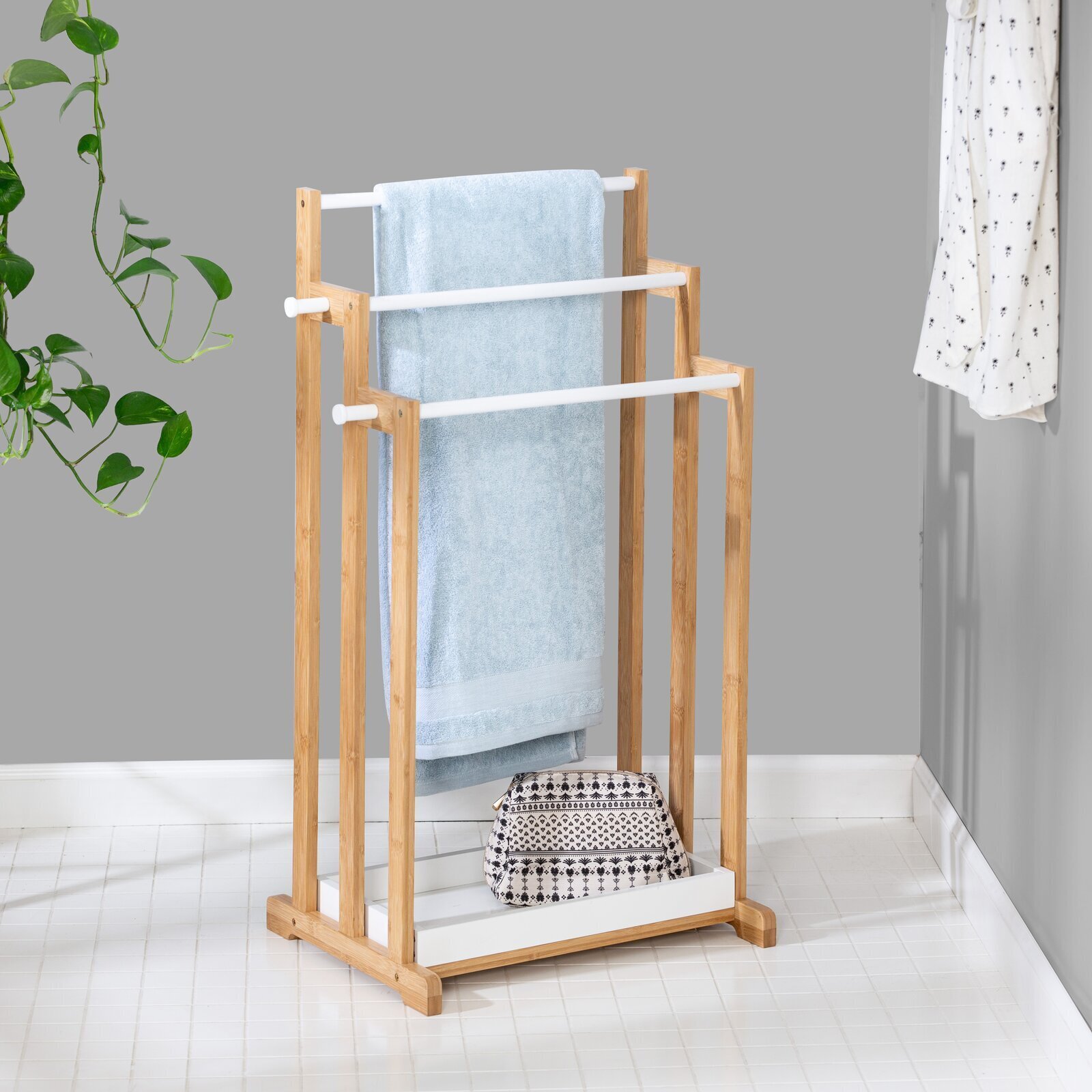Freestanding Triple Wooden Towel Rack For Family Homes 