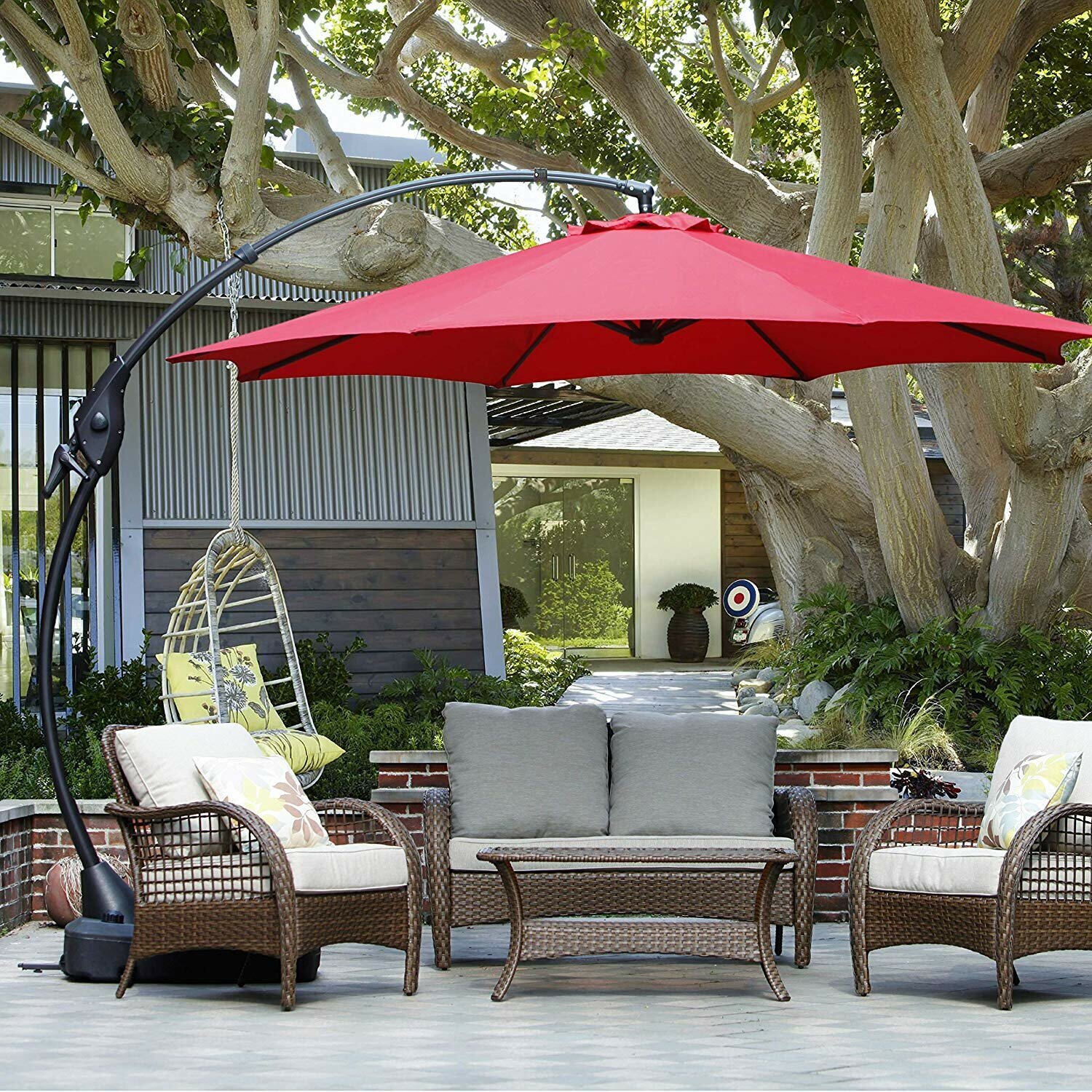 Secures Pool Umbrellas In High Winds. The POOL UMBRELLA CLAMP 