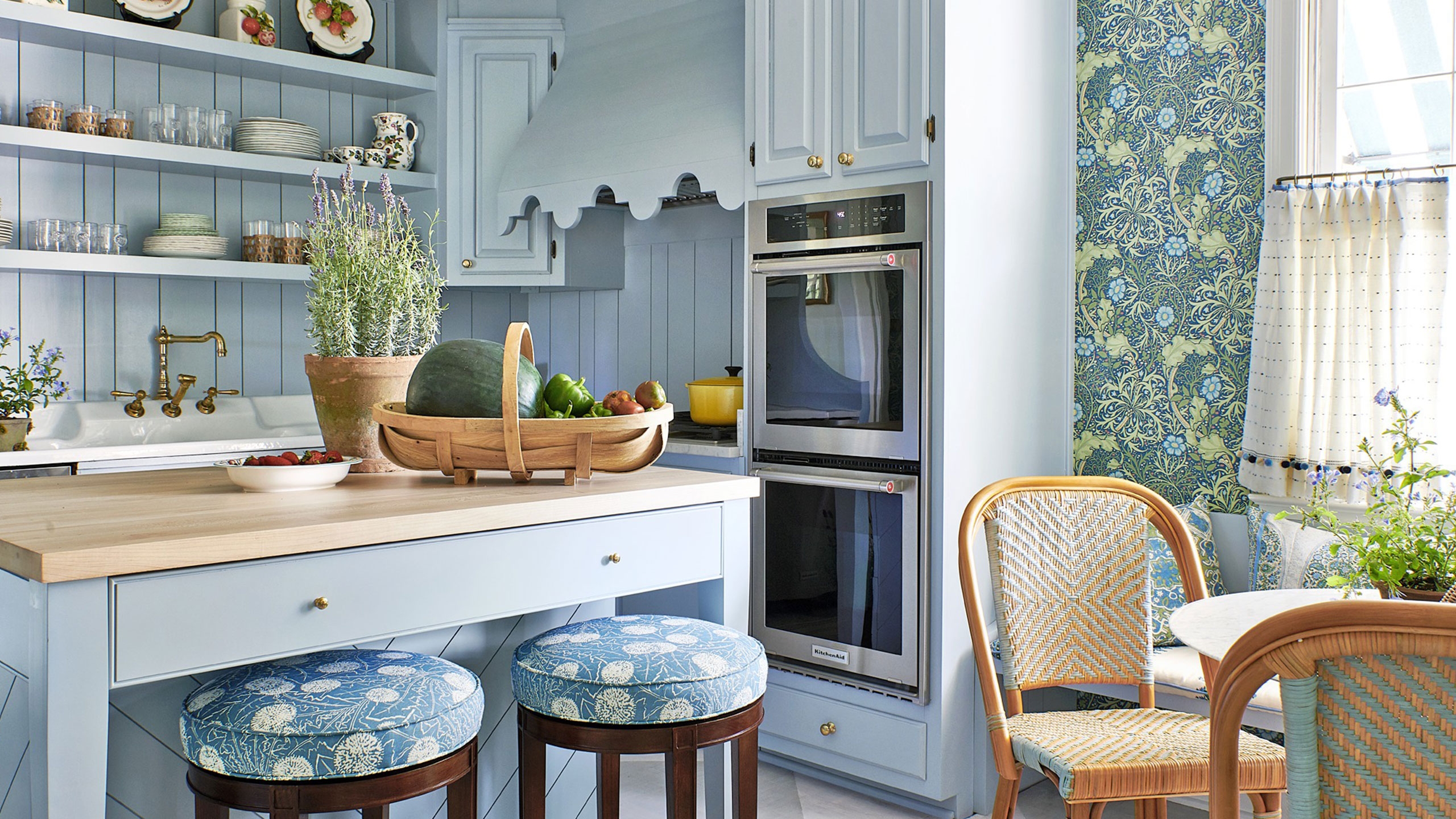 Kitchen Using Blue And Floral Decor