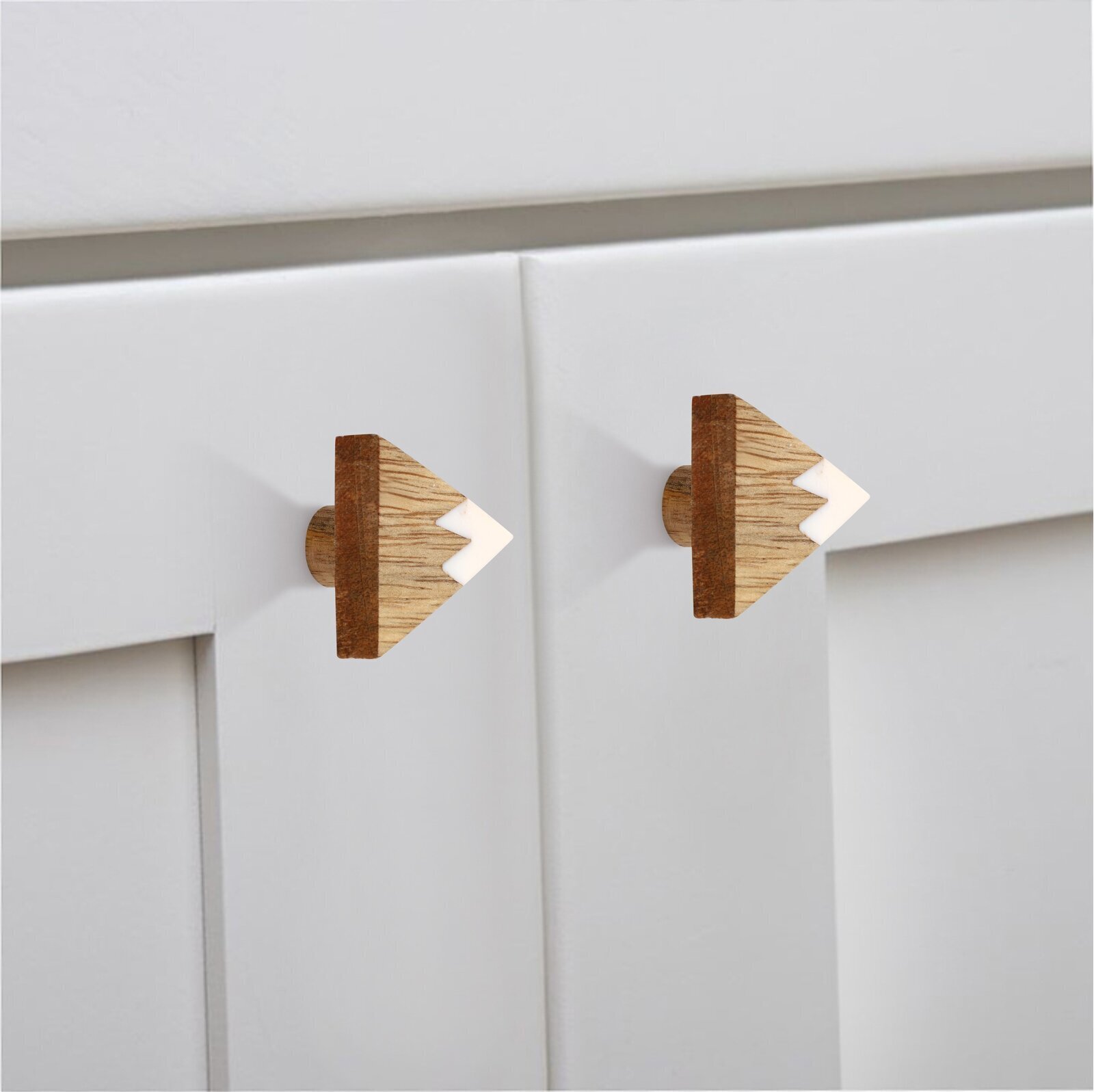 Knob Dresser Handles with Triangular Shape