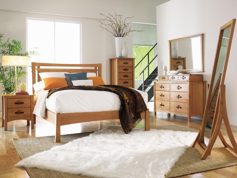 Monterey Solid Wood Platform 3 Piece Bedroom Set