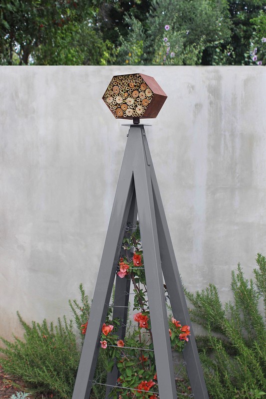 Otani Steel Obelisk Trellis