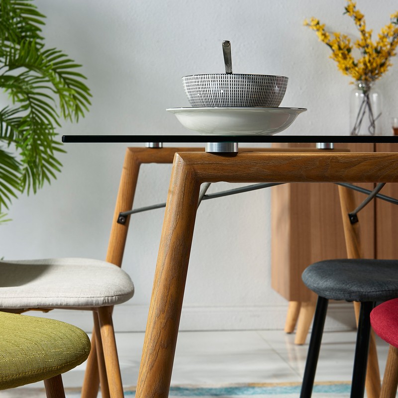 Parvin 55.12'' Dining Table