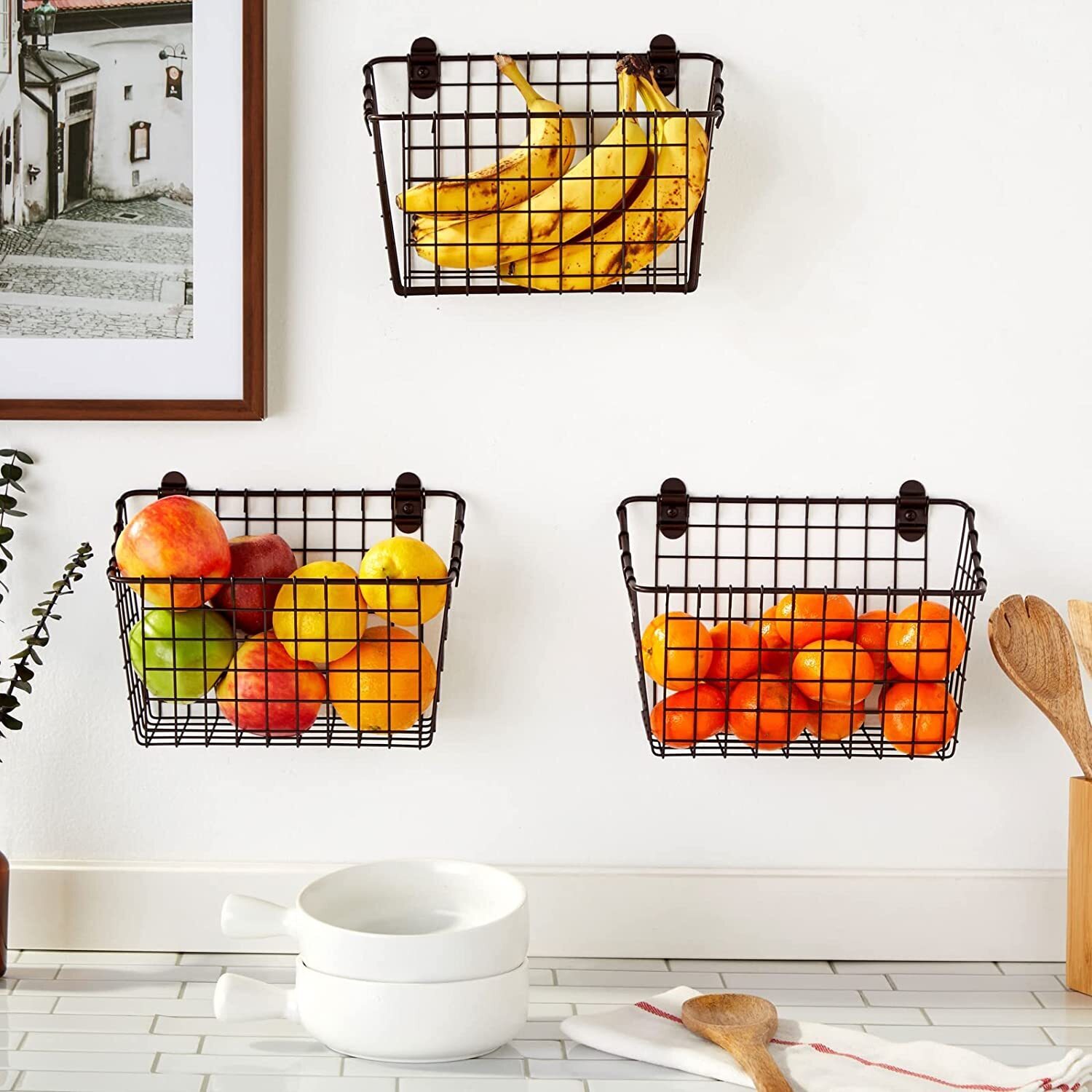 Simple wall fruit basket