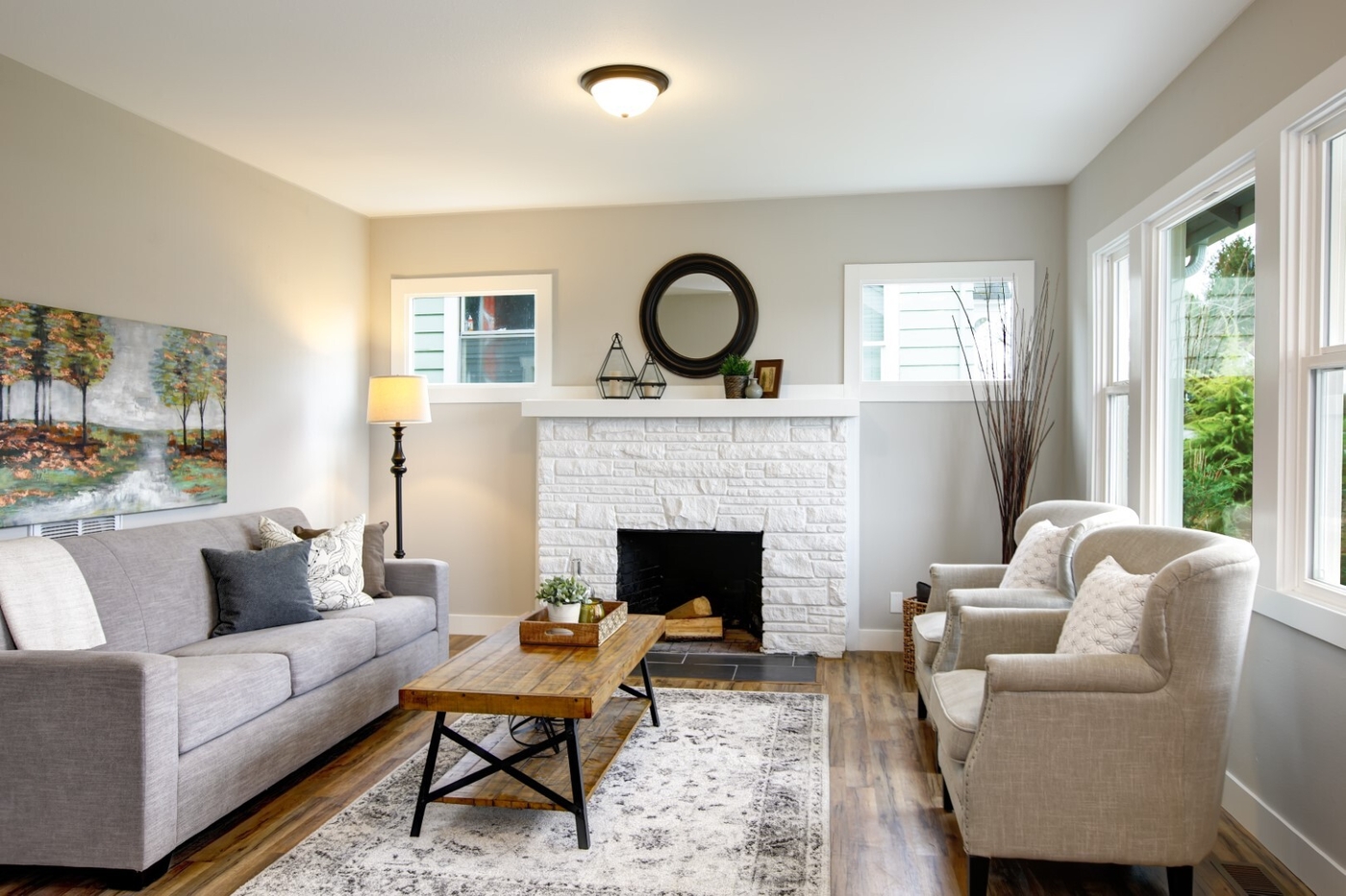 Spacious living room