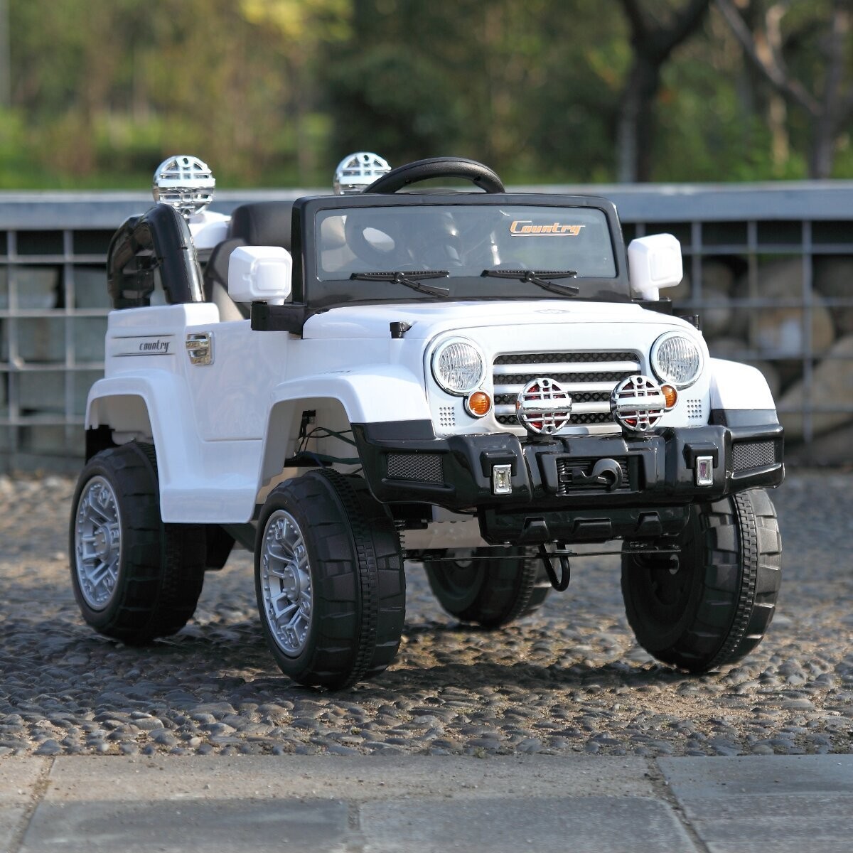 White Battery Powered Mini Jeep for Kids 