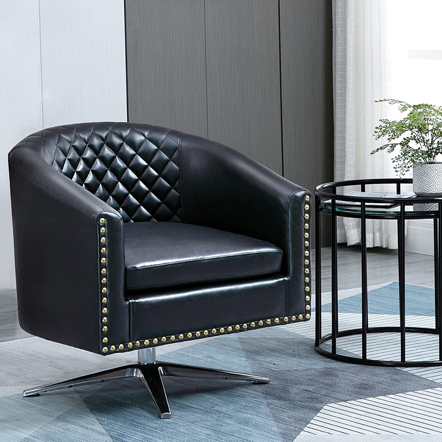 Wide Sitting Chair in Black 