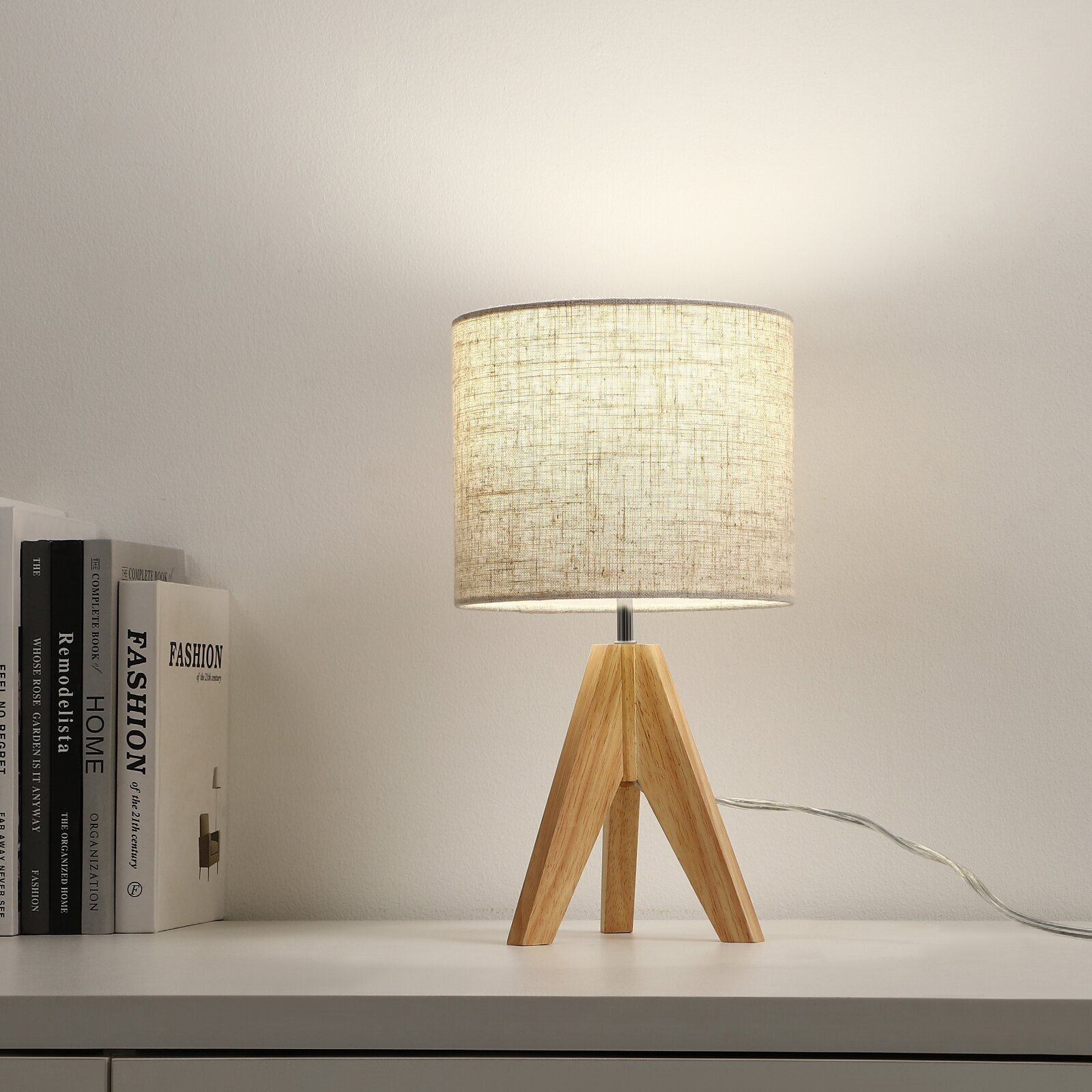 Wood Tripod Style Japandi Lamp 