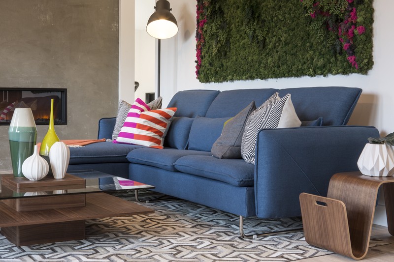 Aiofe Pedestal Coffee Table with Storage