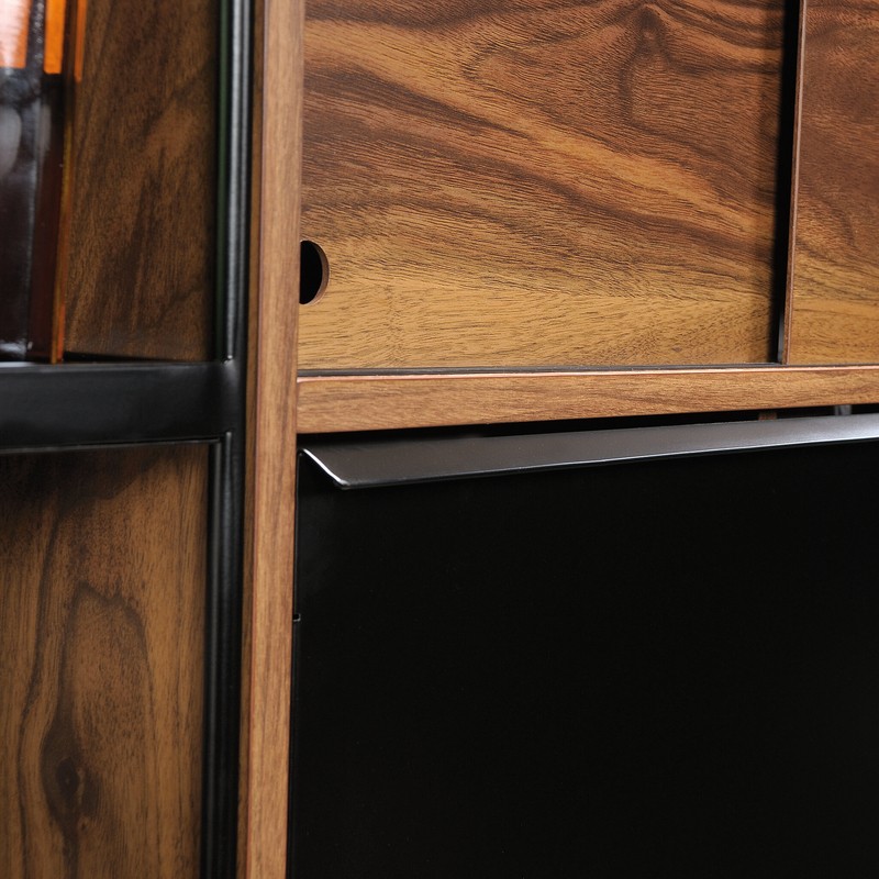 Akeela Mini Bar