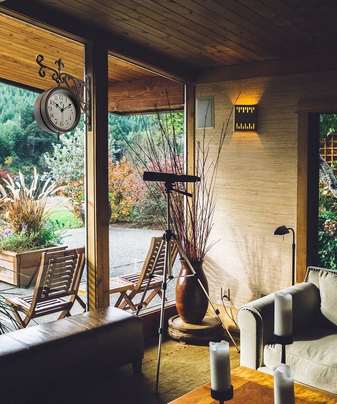Beauregard Indoor / Outdoor Clock Thermometer