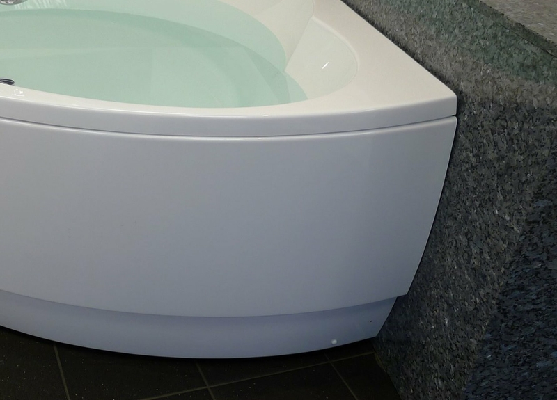 Cleopatra 83" x 67" Corner Soaking Acrylic Bathtub